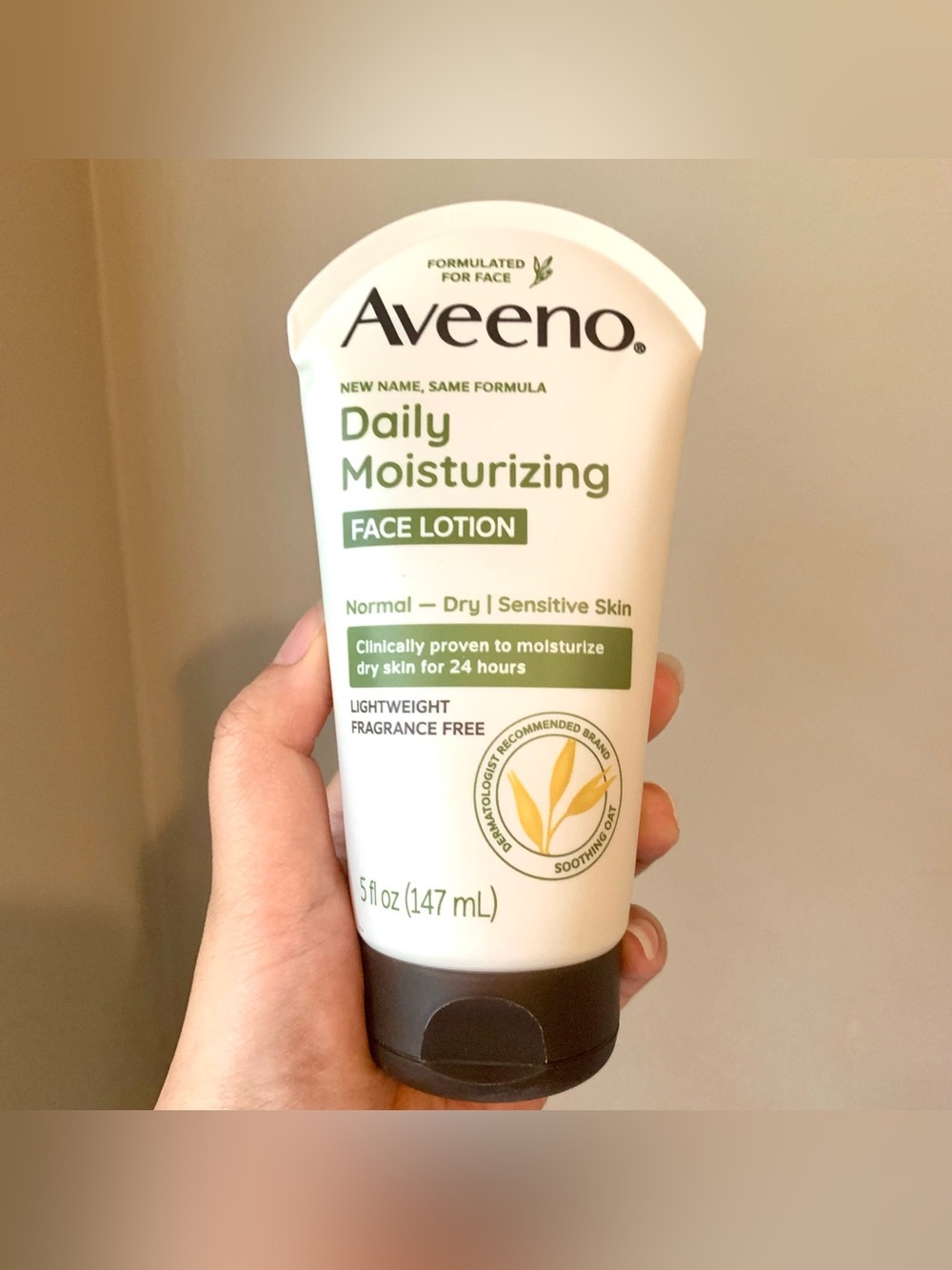 Aveeno Daily Moisturizing Face Lotion, Fragrance-Free, 5 oz